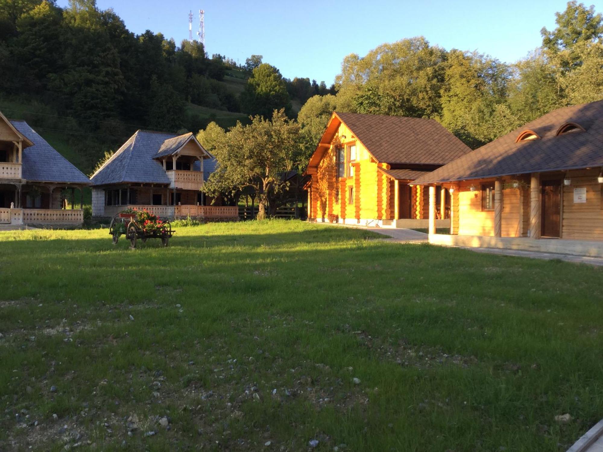 Hotel Casutele Din Moisei Zewnętrze zdjęcie