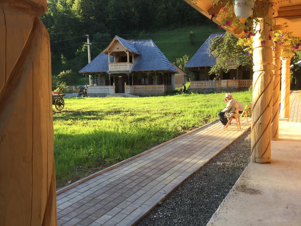 Hotel Casutele Din Moisei Zewnętrze zdjęcie