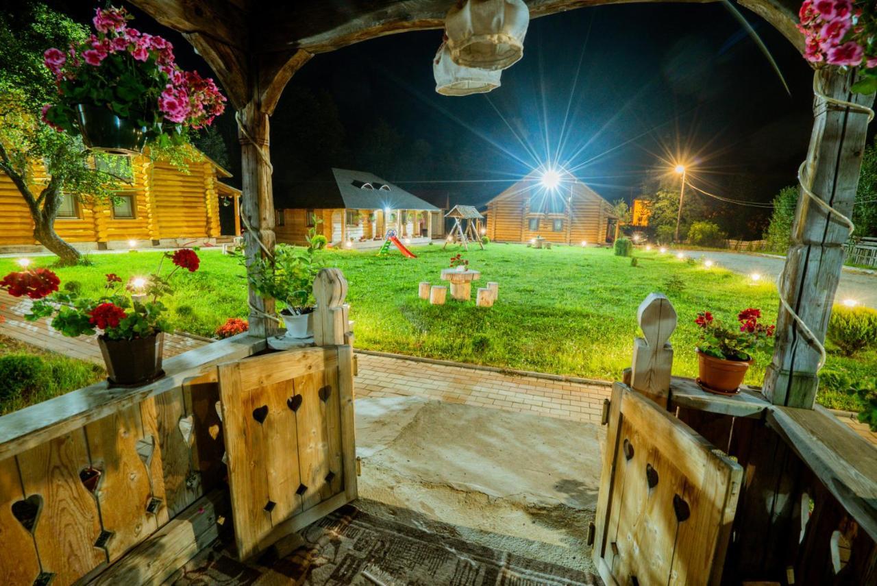 Hotel Casutele Din Moisei Zewnętrze zdjęcie
